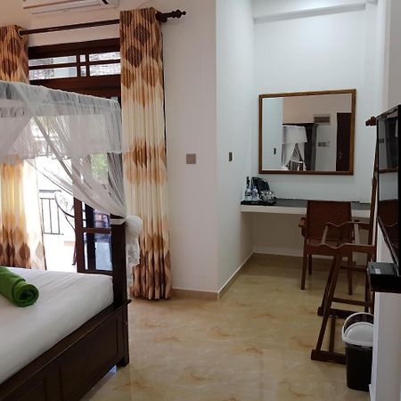 My Whales Guest House Banduramulla Buitenkant foto