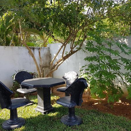 My Whales Guest House Banduramulla Buitenkant foto