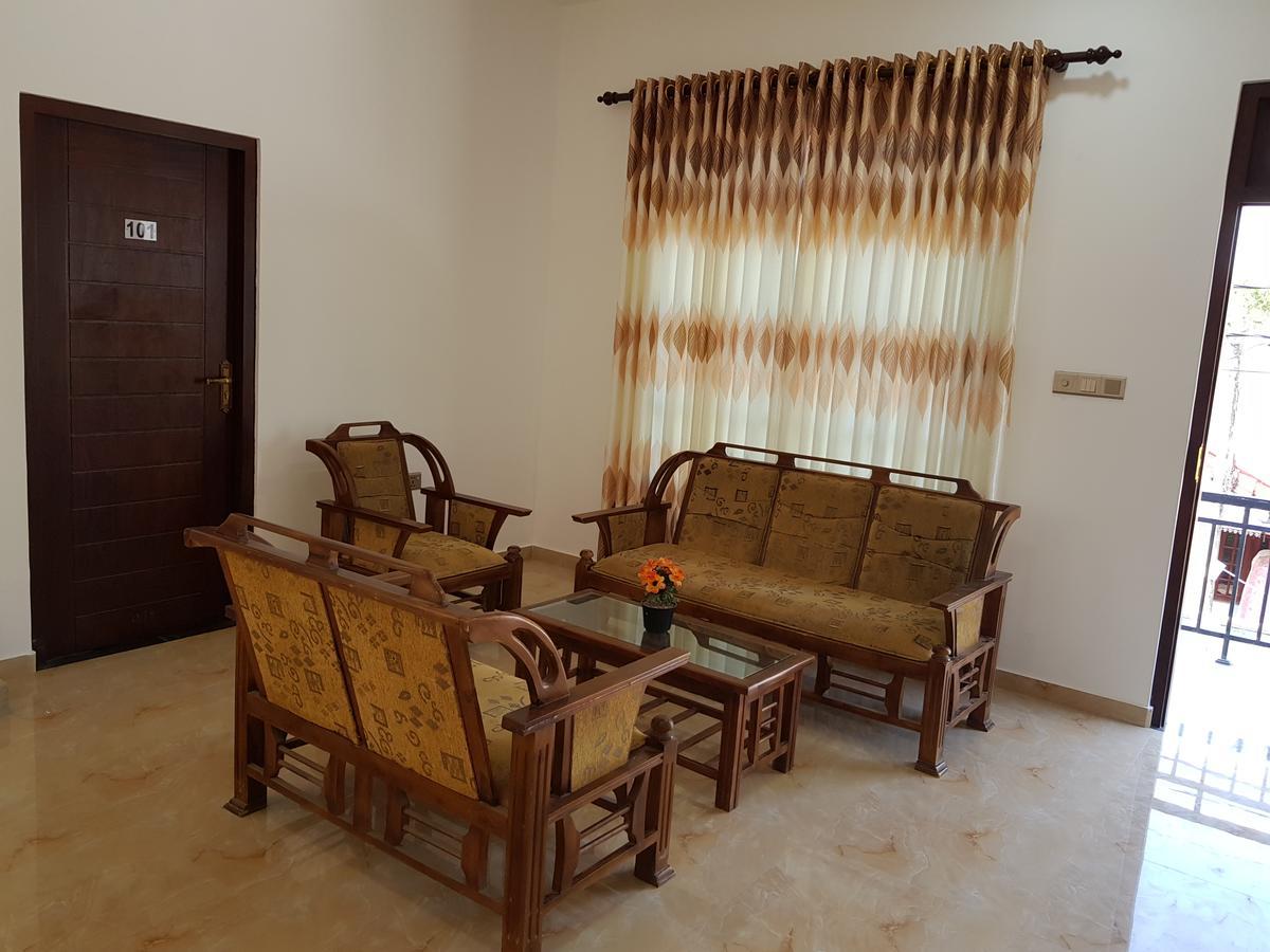 My Whales Guest House Banduramulla Buitenkant foto