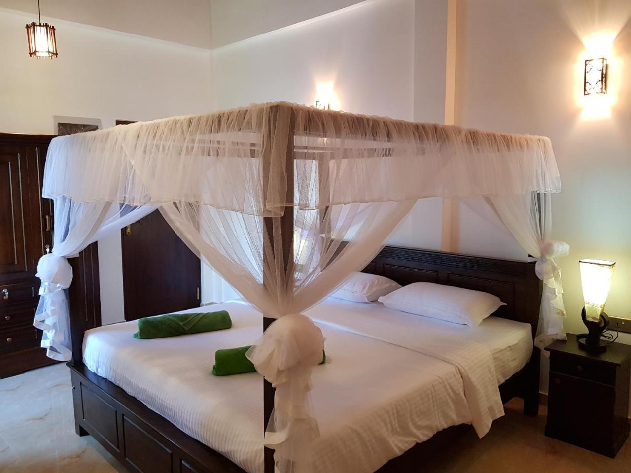 My Whales Guest House Banduramulla Buitenkant foto
