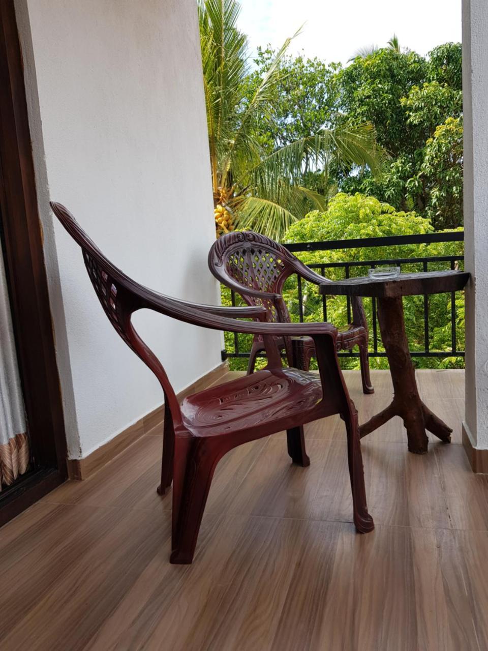My Whales Guest House Banduramulla Buitenkant foto