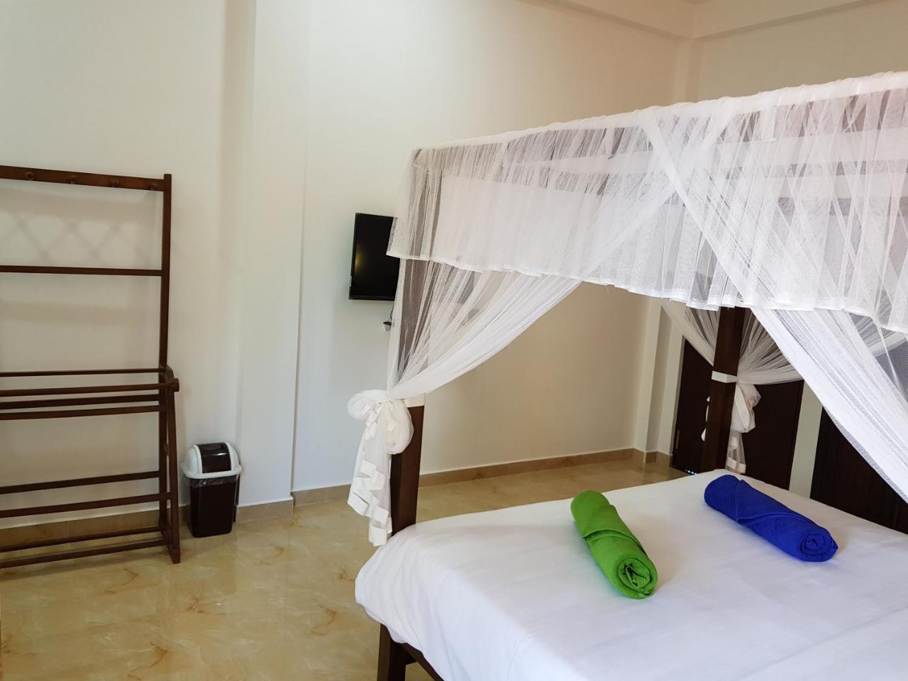 My Whales Guest House Banduramulla Buitenkant foto