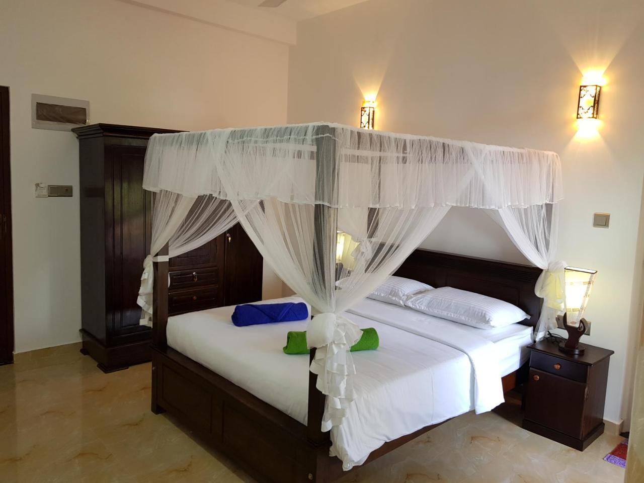My Whales Guest House Banduramulla Buitenkant foto