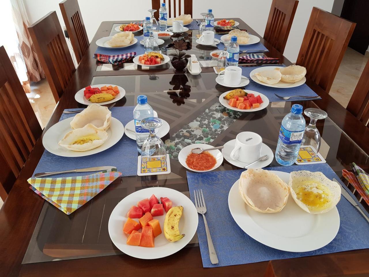 My Whales Guest House Banduramulla Buitenkant foto