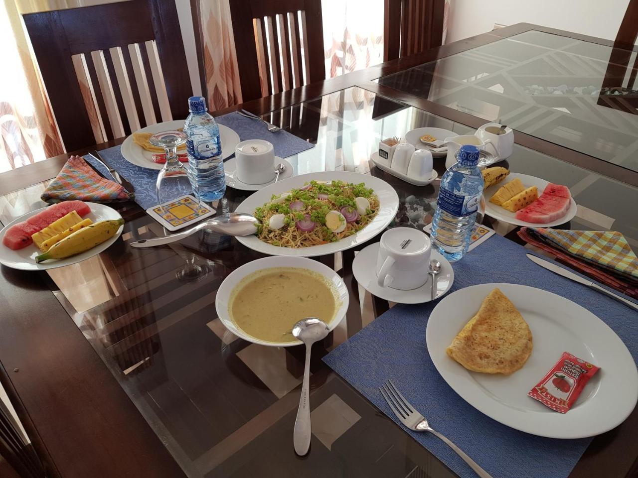 My Whales Guest House Banduramulla Buitenkant foto